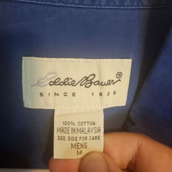 Men's Eddie Bauer longsleeve button-down shirt, size Medium - Picture 2 of 3